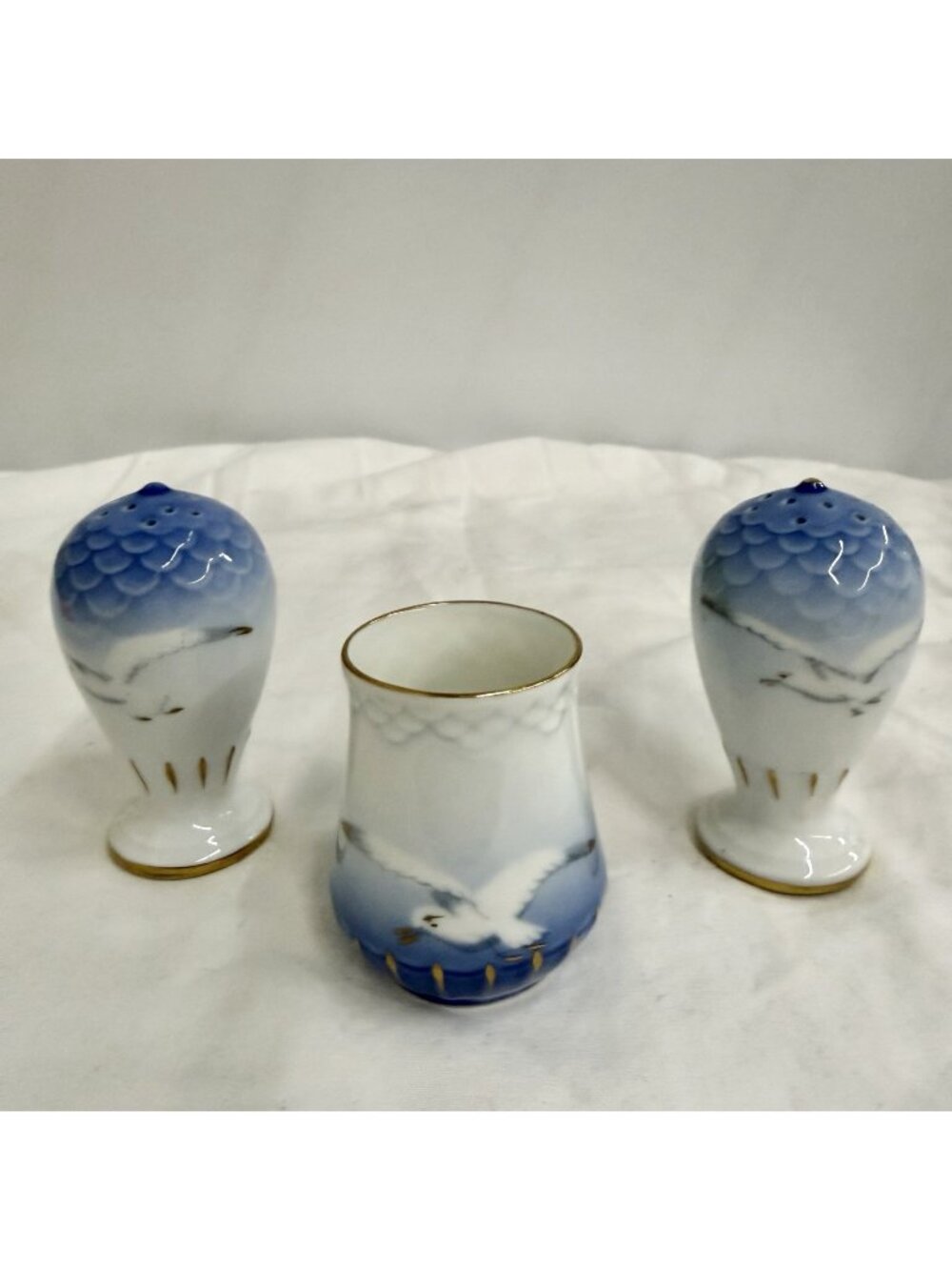 Bing & Grondahl B&G Seagull 52C Salt Pepper Shakers Toothpick Holder Set